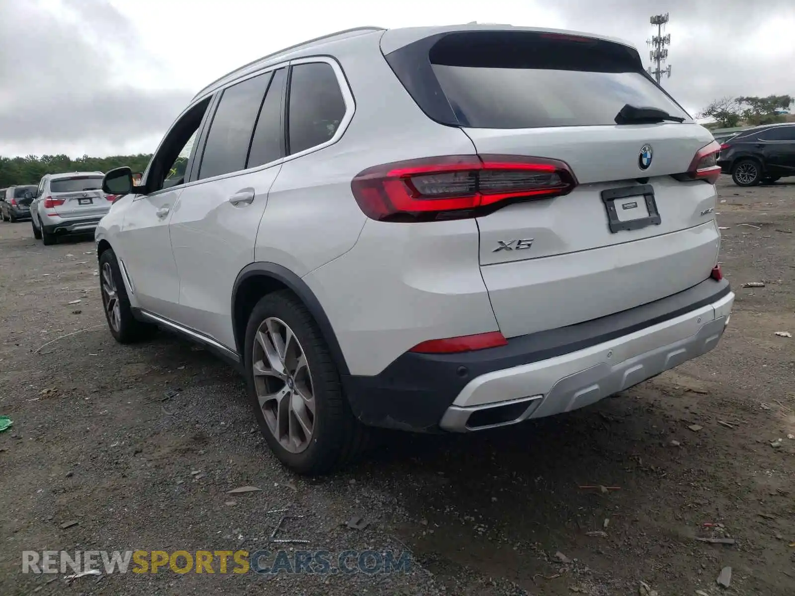3 Photograph of a damaged car 5UXCR6C00M9G92989 BMW X5 2021