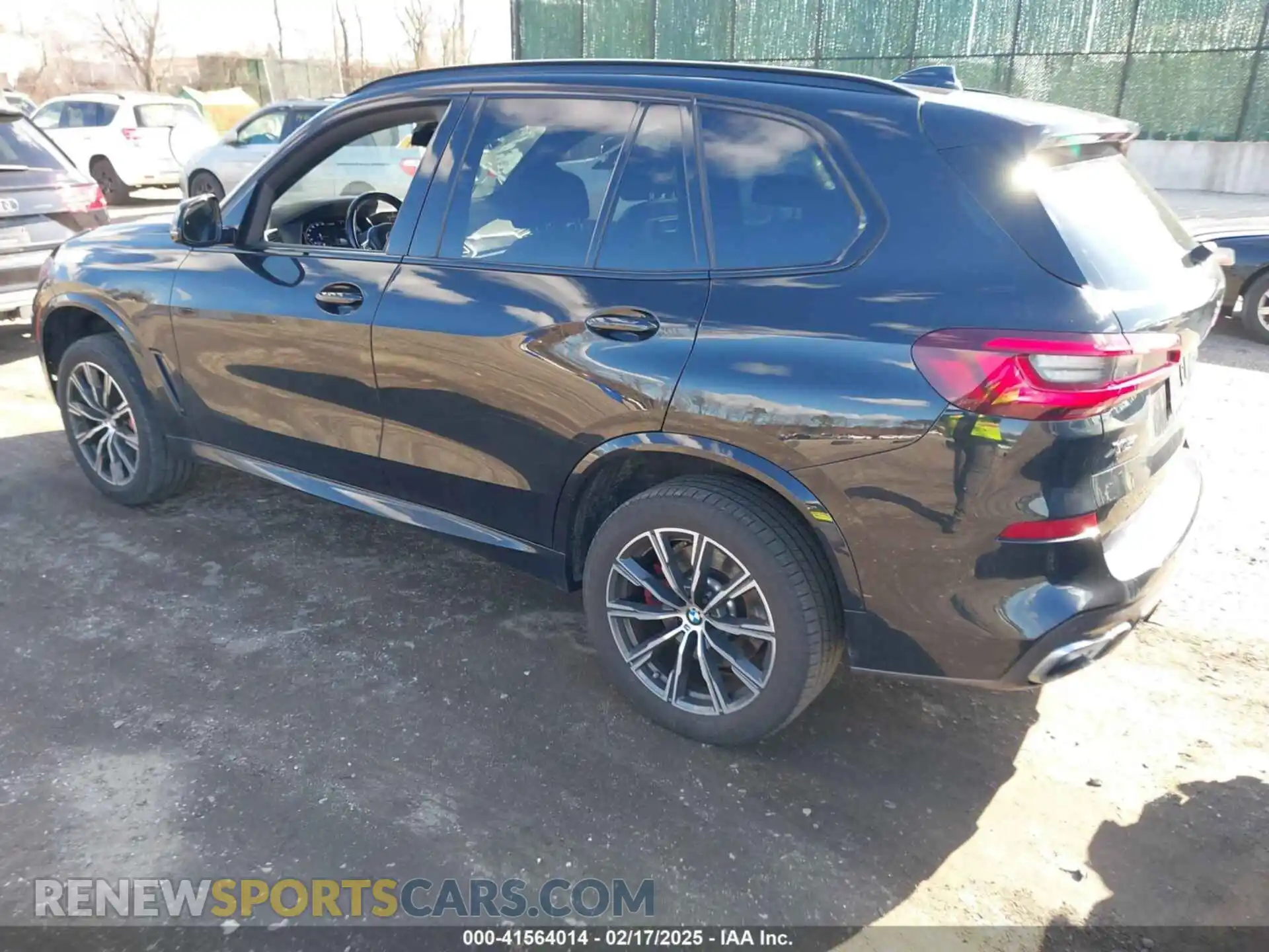 3 Photograph of a damaged car 5UXCR6C01M9F47234 BMW X5 2021