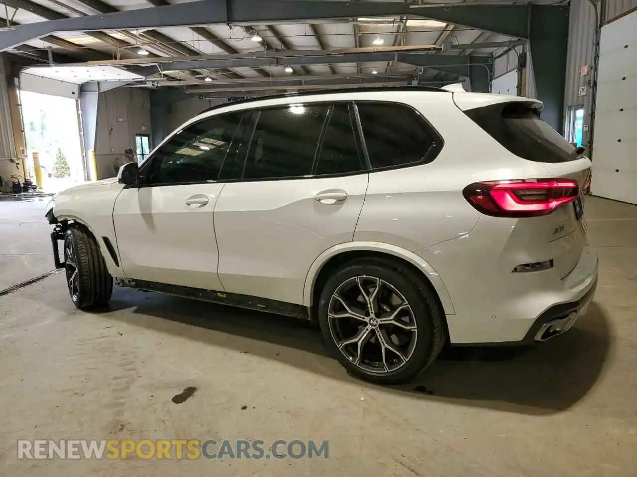 2 Photograph of a damaged car 5UXCR6C01M9G56471 BMW X5 2021