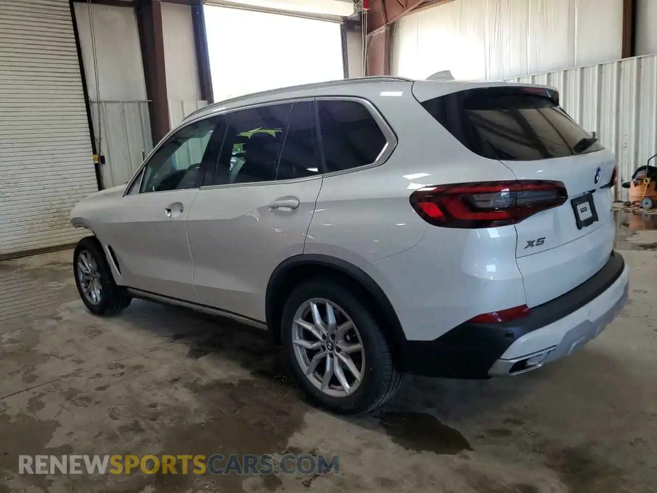 2 Photograph of a damaged car 5UXCR6C01M9G64540 BMW X5 2021