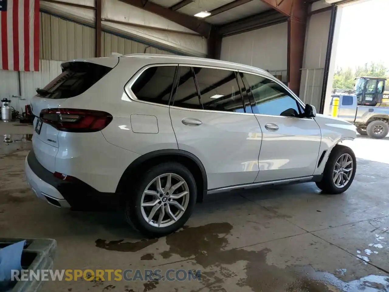 3 Photograph of a damaged car 5UXCR6C01M9G64540 BMW X5 2021