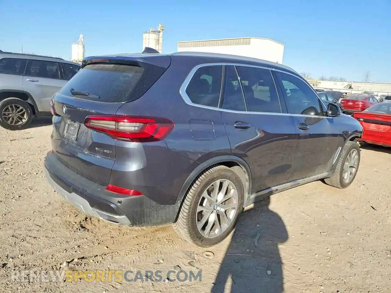 3 Photograph of a damaged car 5UXCR6C02M9E31766 BMW X5 2021