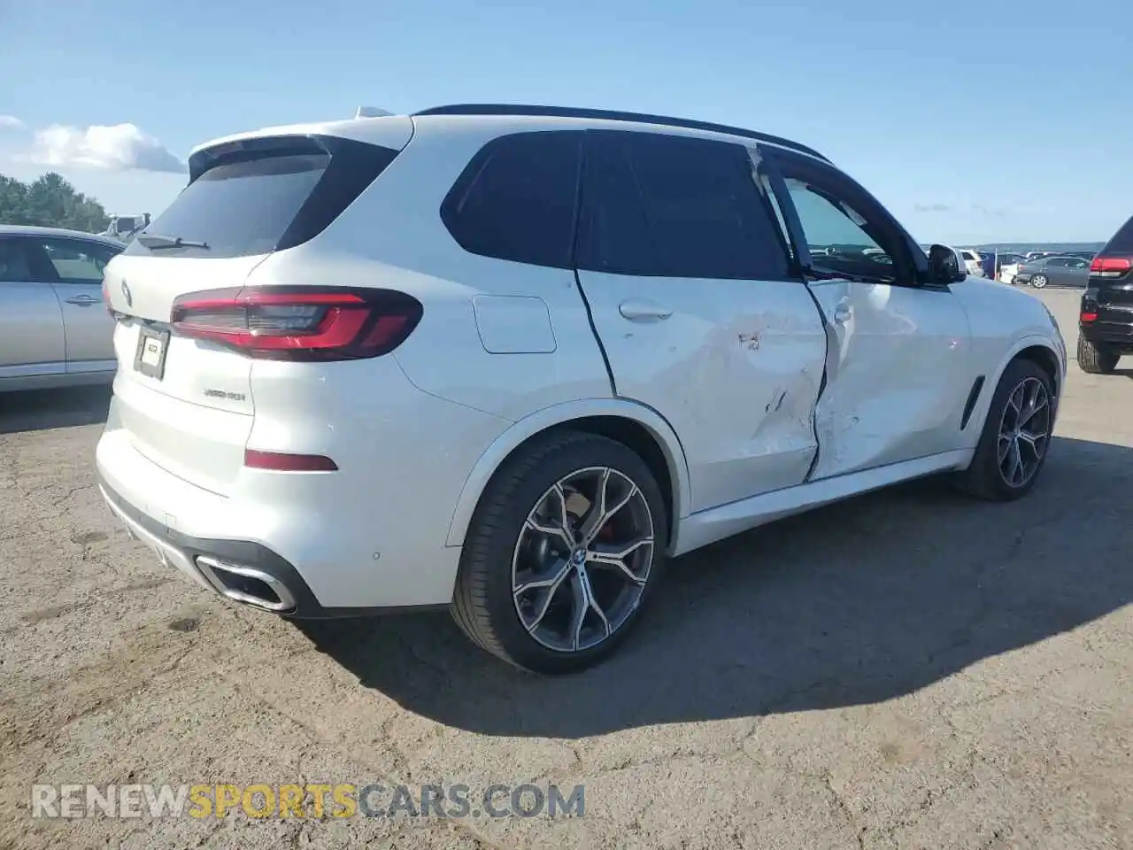 3 Photograph of a damaged car 5UXCR6C02M9F17403 BMW X5 2021