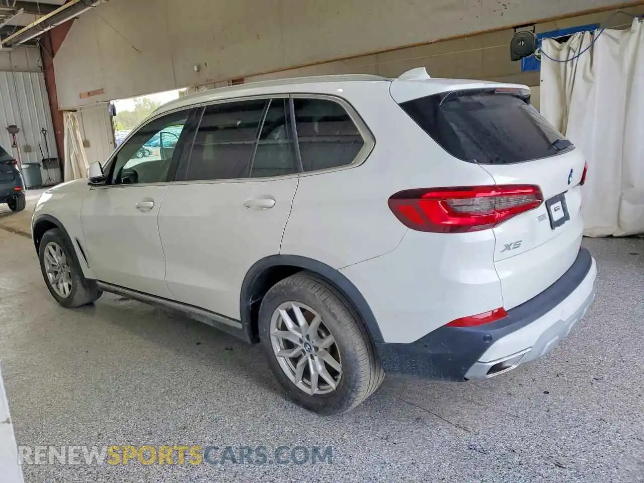 2 Фотография поврежденного автомобиля 5UXCR6C02M9F44004 BMW X5 2021
