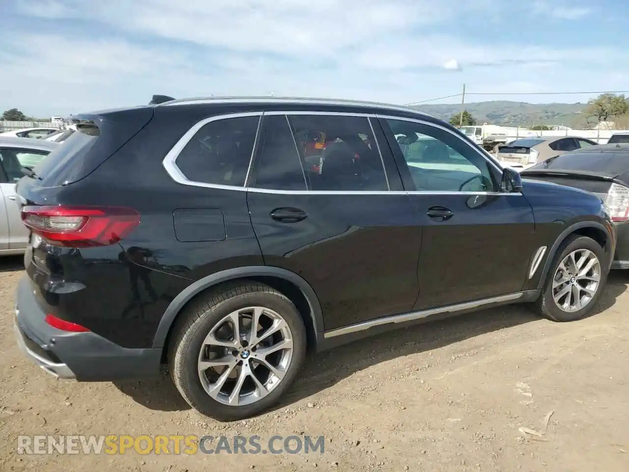 3 Photograph of a damaged car 5UXCR6C03M9E85738 BMW X5 2021