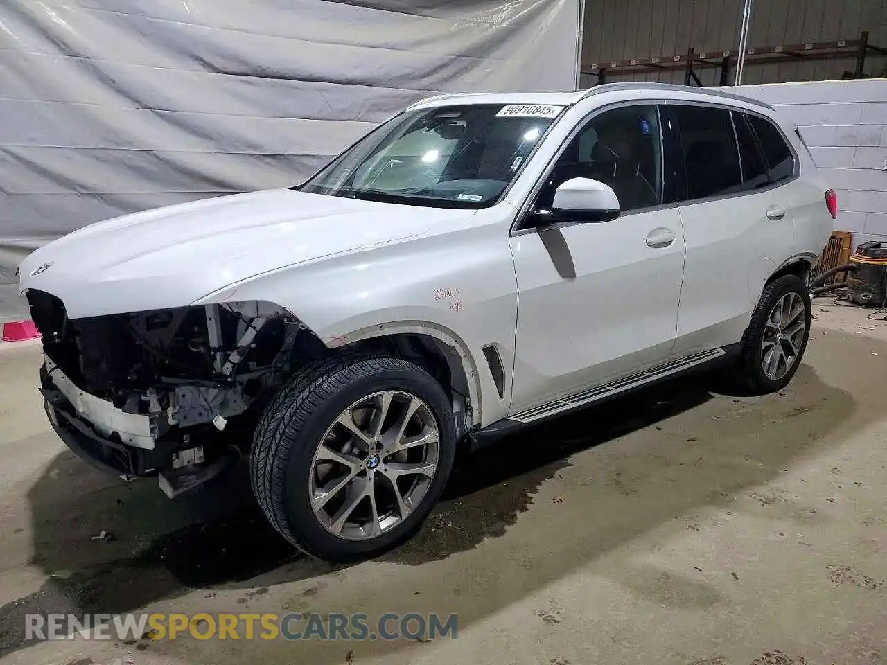 1 Photograph of a damaged car 5UXCR6C03M9G34164 BMW X5 2021