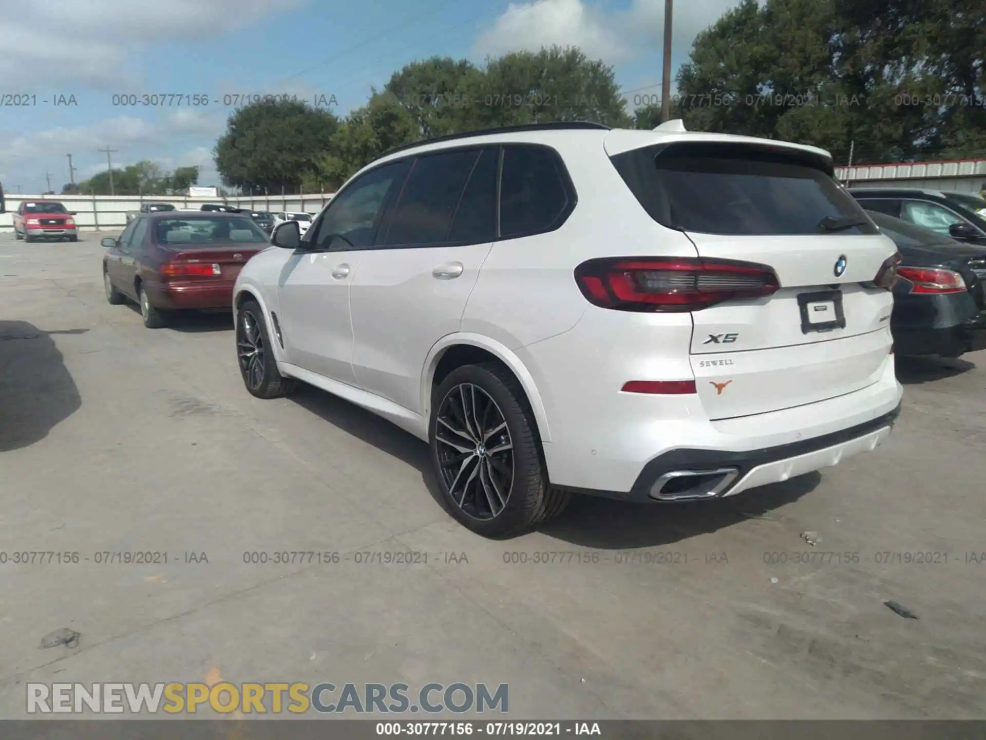 3 Photograph of a damaged car 5UXCR6C03M9G66094 BMW X5 2021