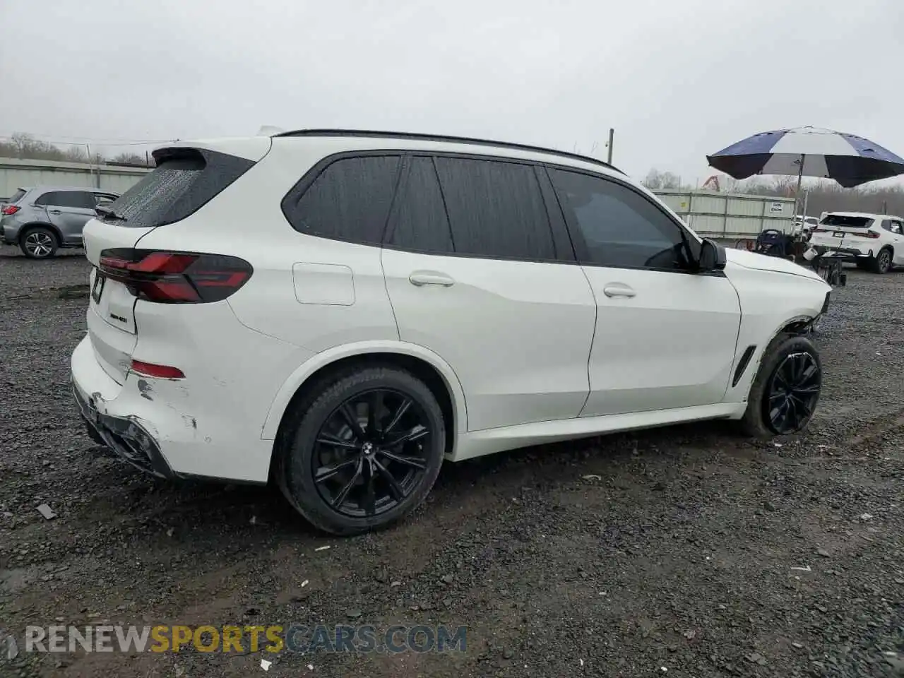 3 Photograph of a damaged car 5UXCR6C04M9E11700 BMW X5 2021