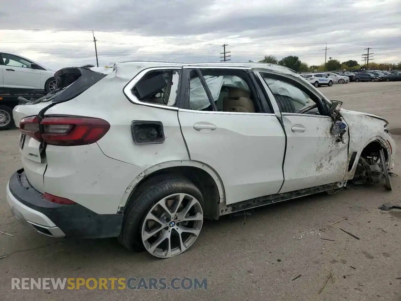 3 Photograph of a damaged car 5UXCR6C04M9E78751 BMW X5 2021