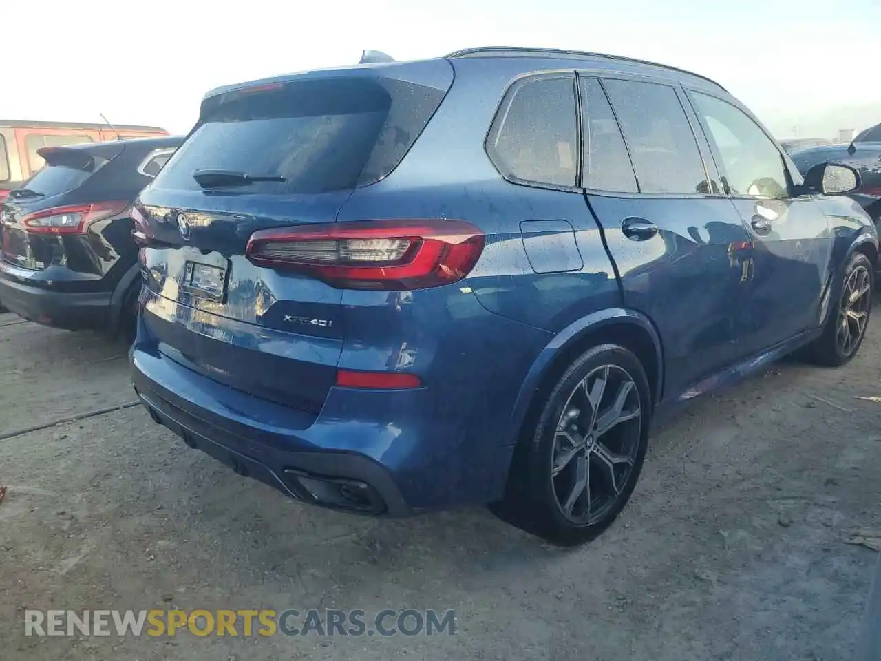 3 Photograph of a damaged car 5UXCR6C05M9E57360 BMW X5 2021