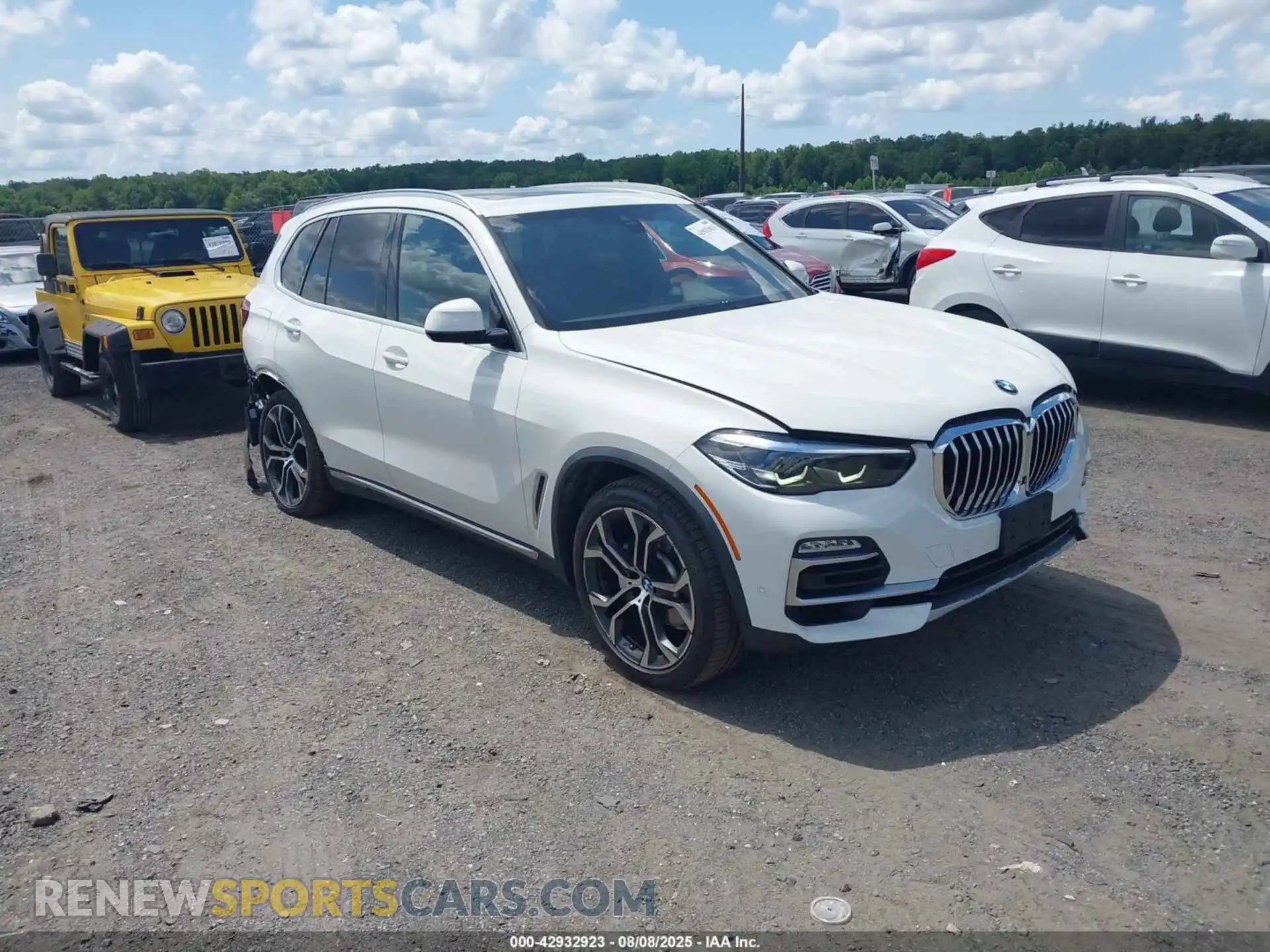 1 Photograph of a damaged car 5UXCR6C05M9F47530 BMW X5 2021