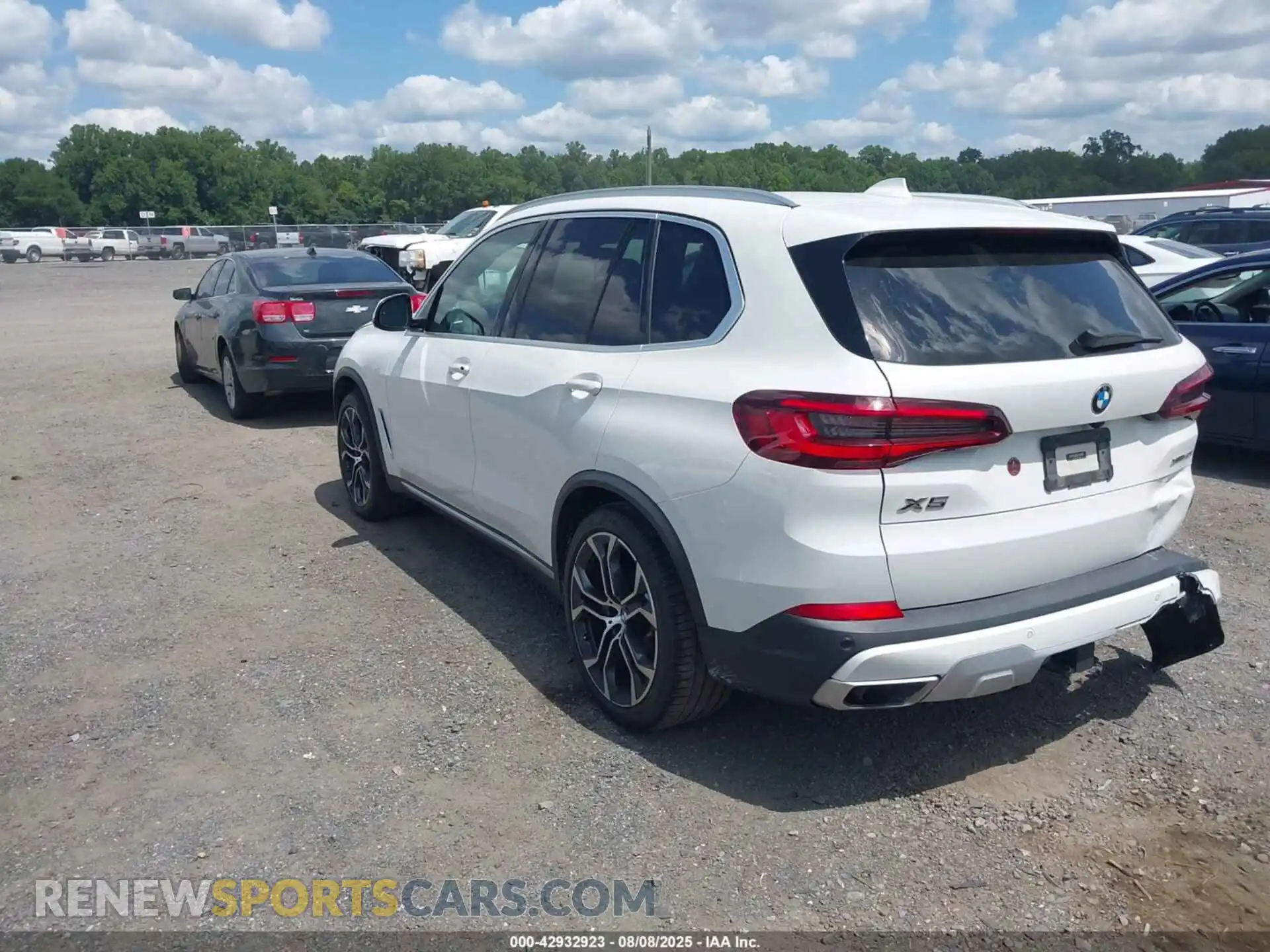 3 Photograph of a damaged car 5UXCR6C05M9F47530 BMW X5 2021