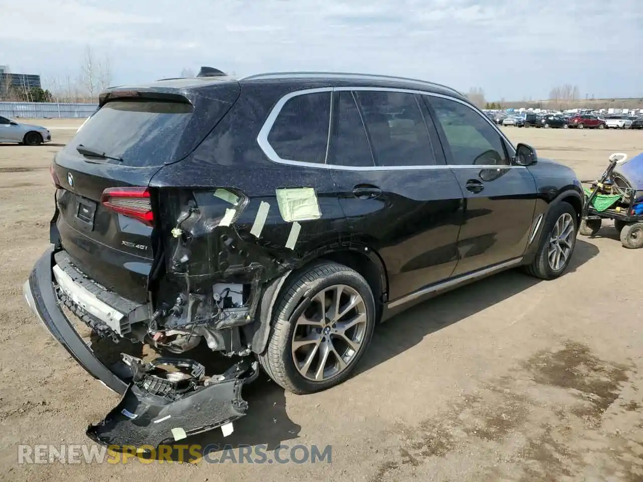 3 Photograph of a damaged car 5UXCR6C05M9F67664 BMW X5 2021