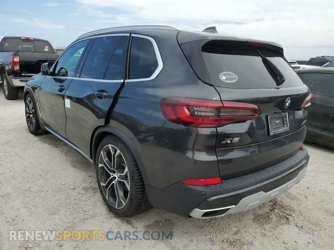 2 Photograph of a damaged car 5UXCR6C05M9F96260 BMW X5 2021