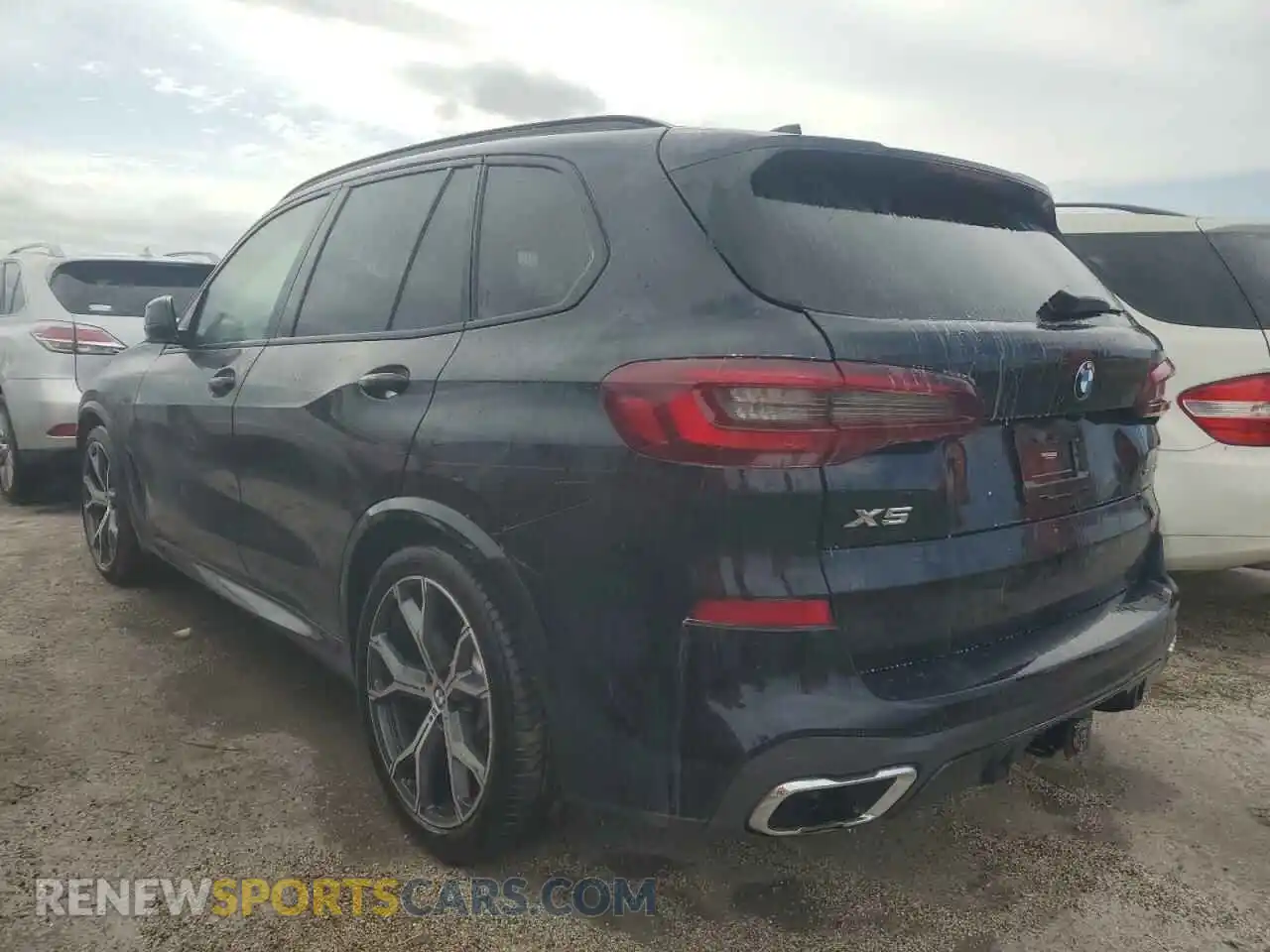 2 Photograph of a damaged car 5UXCR6C07M9E62642 BMW X5 2021