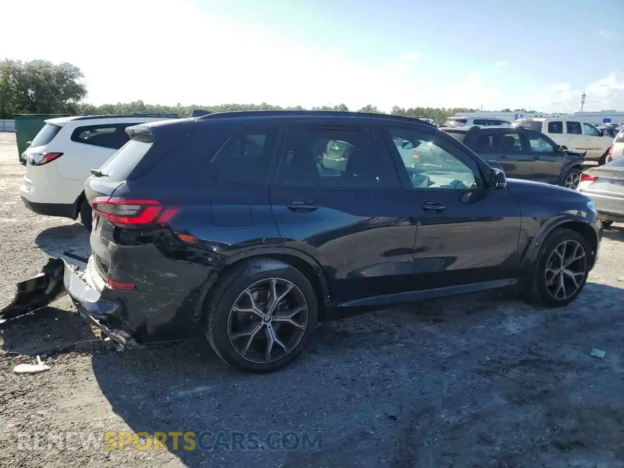 3 Photograph of a damaged car 5UXCR6C07M9G43286 BMW X5 2021