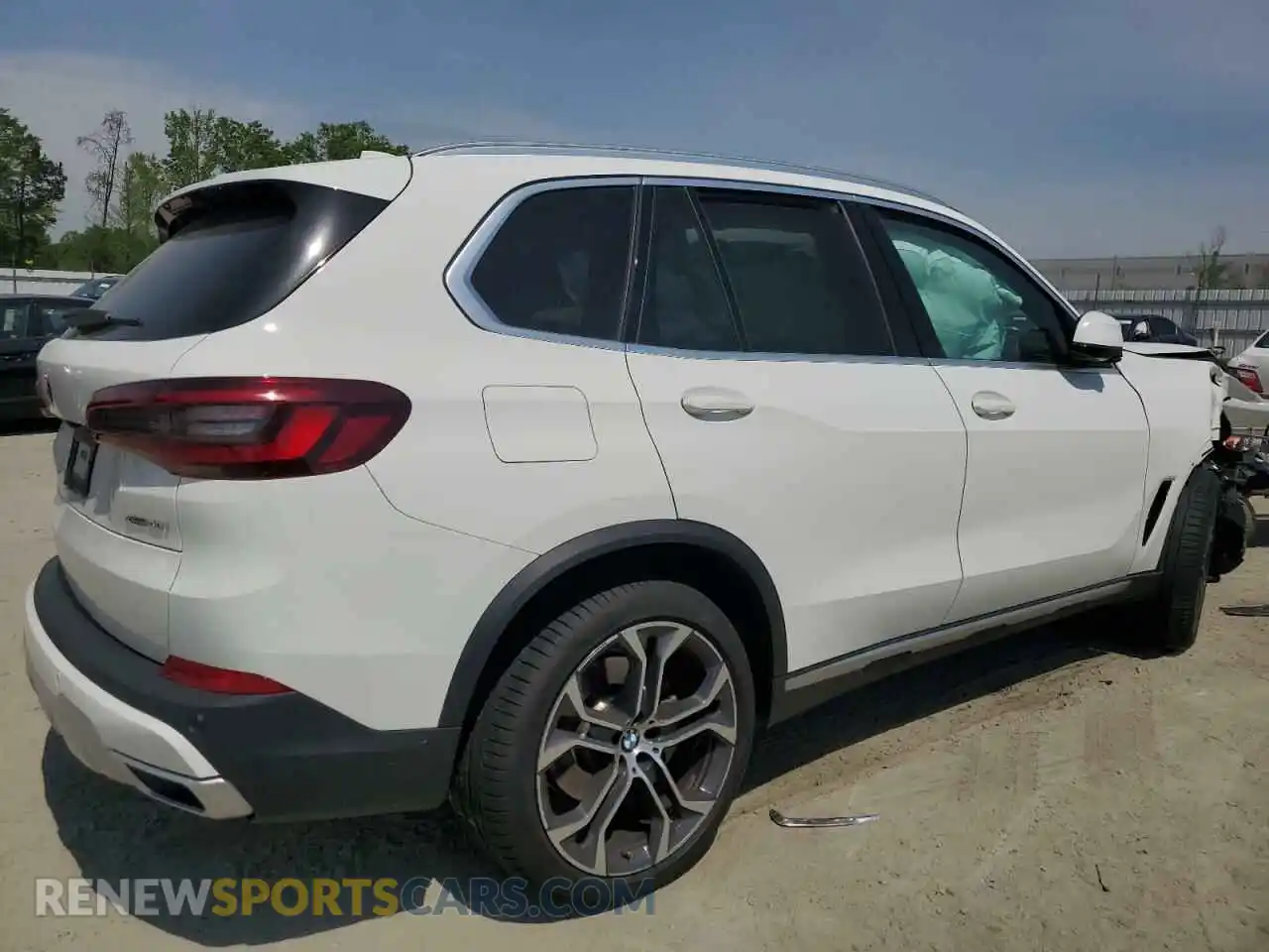 3 Photograph of a damaged car 5UXCR6C08M9F77637 BMW X5 2021
