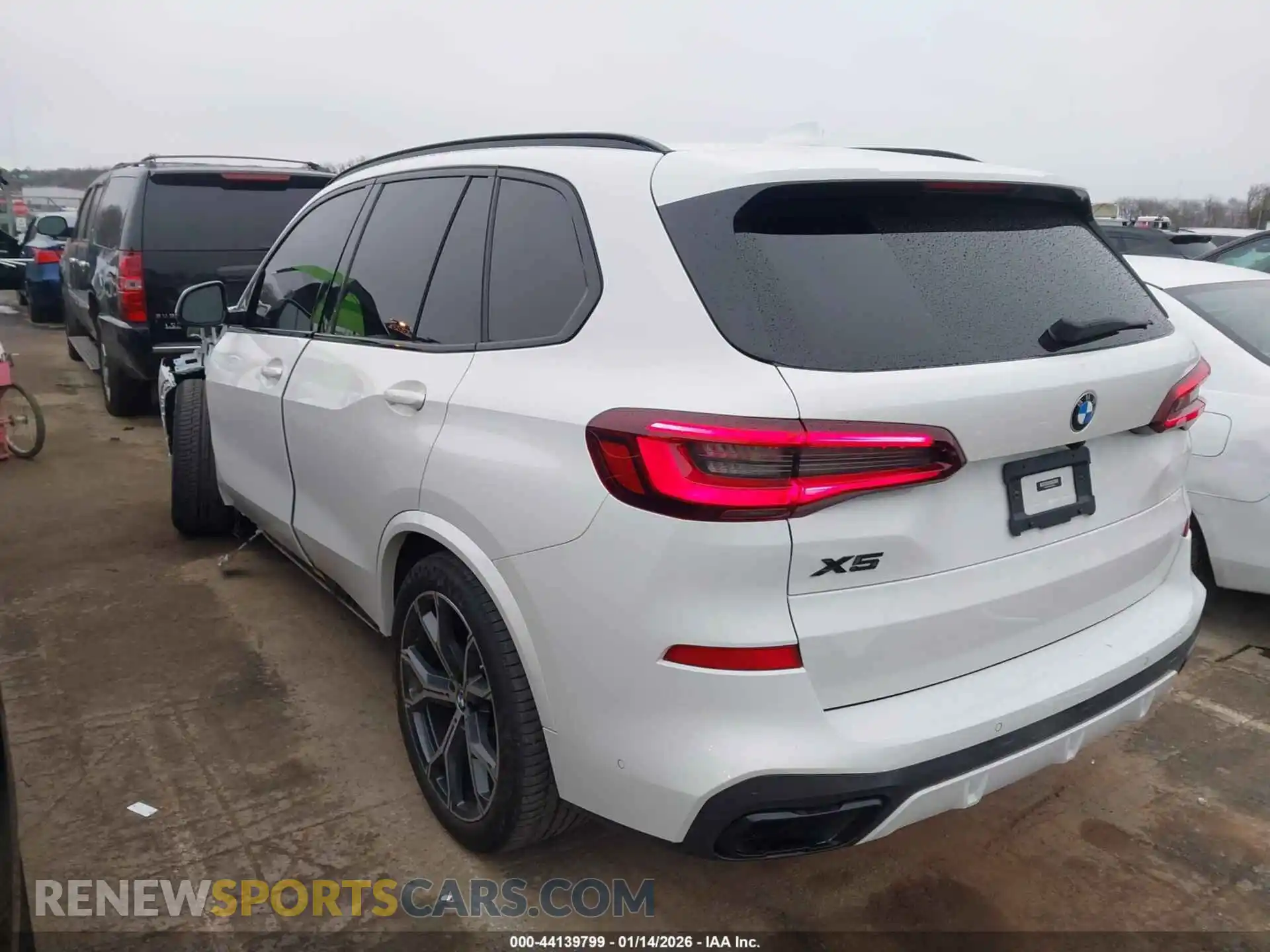 3 Photograph of a damaged car 5UXCR6C08M9G48044 BMW X5 2021