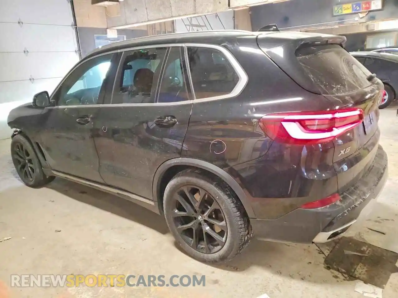 2 Photograph of a damaged car 5UXCR6C09M9D94604 BMW X5 2021