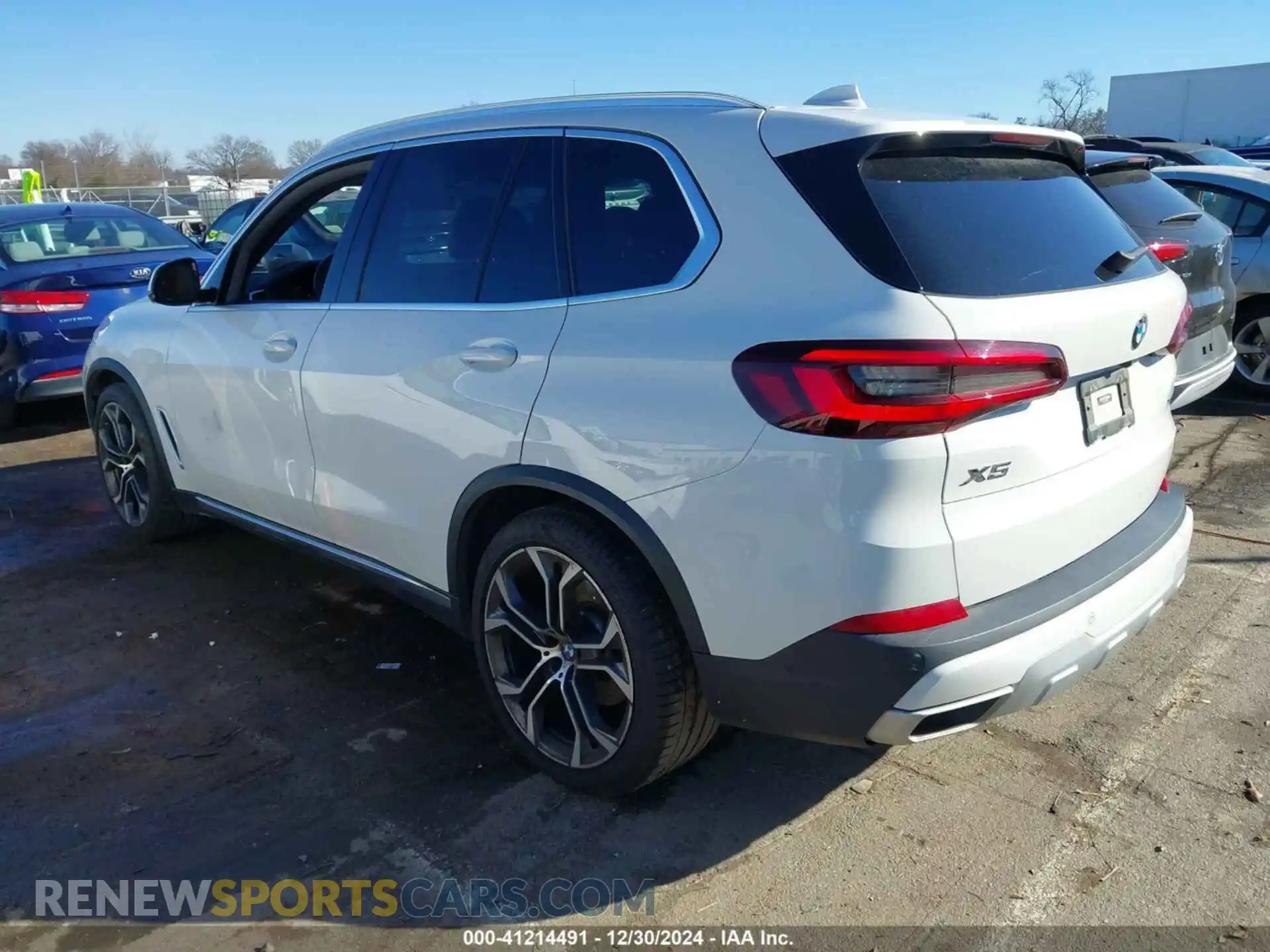 3 Photograph of a damaged car 5UXCR6C09M9E09568 BMW X5 2021