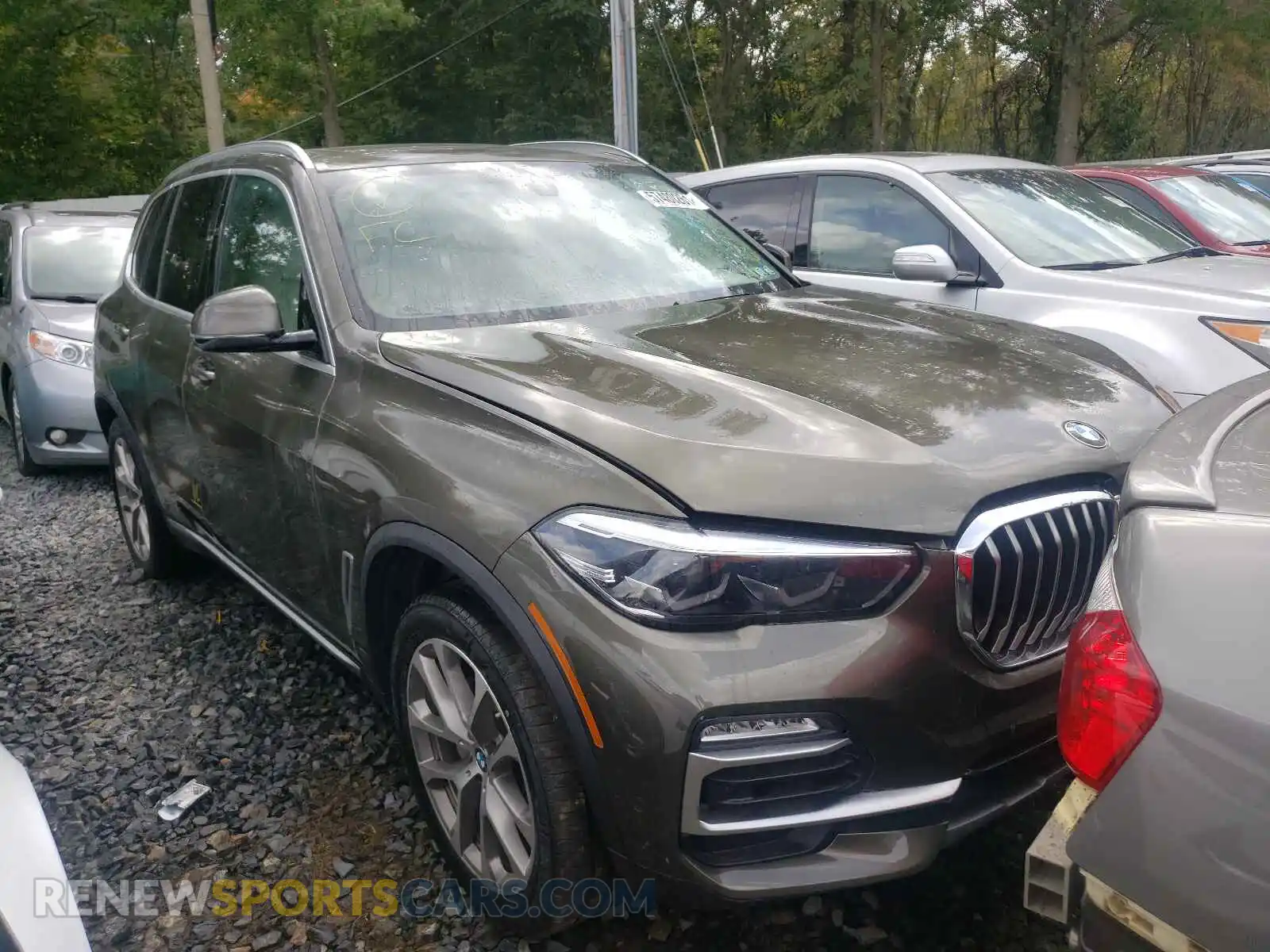 1 Photograph of a damaged car 5UXCR6C09M9E28881 BMW X5 2021