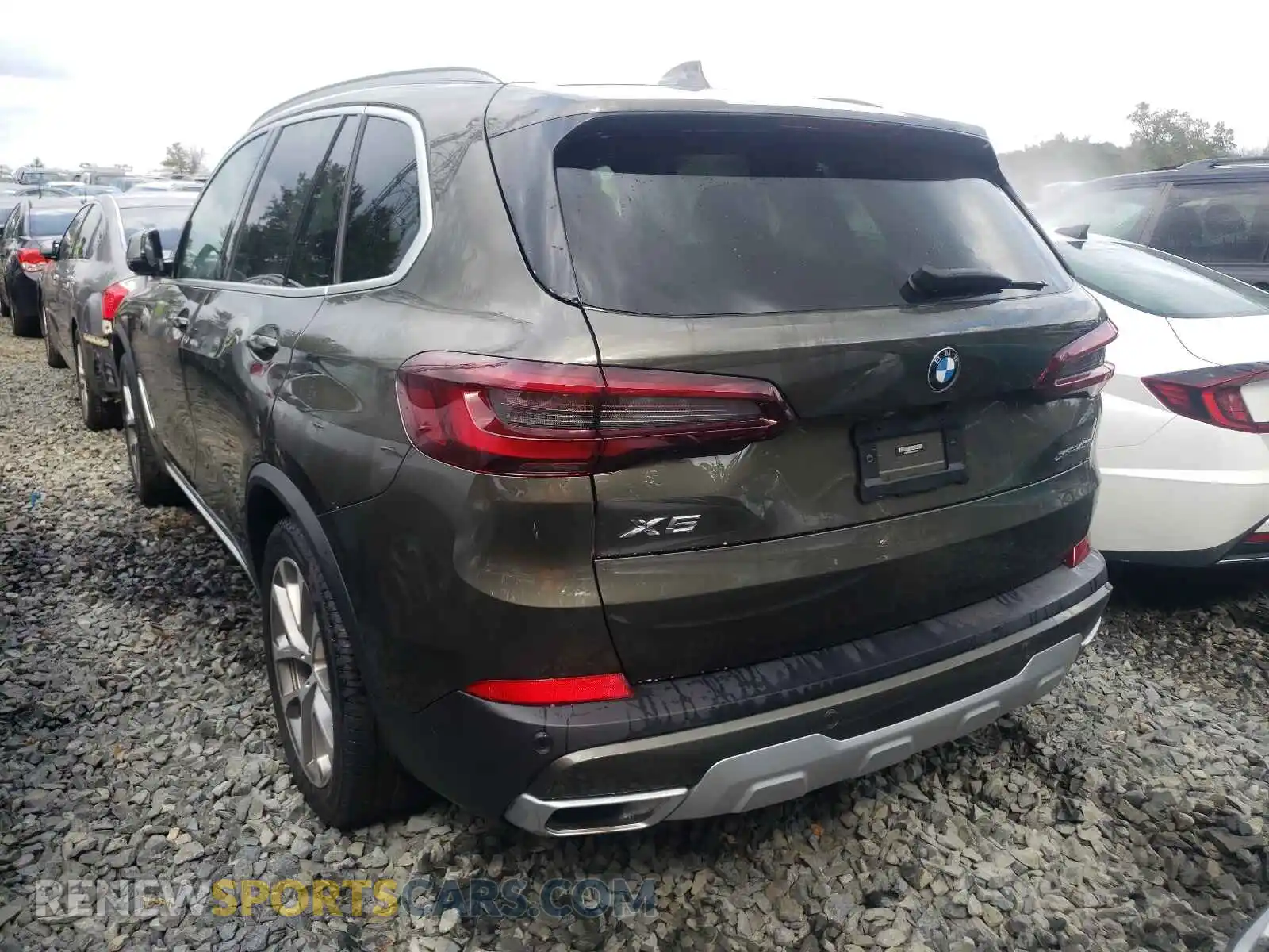 3 Photograph of a damaged car 5UXCR6C09M9E28881 BMW X5 2021