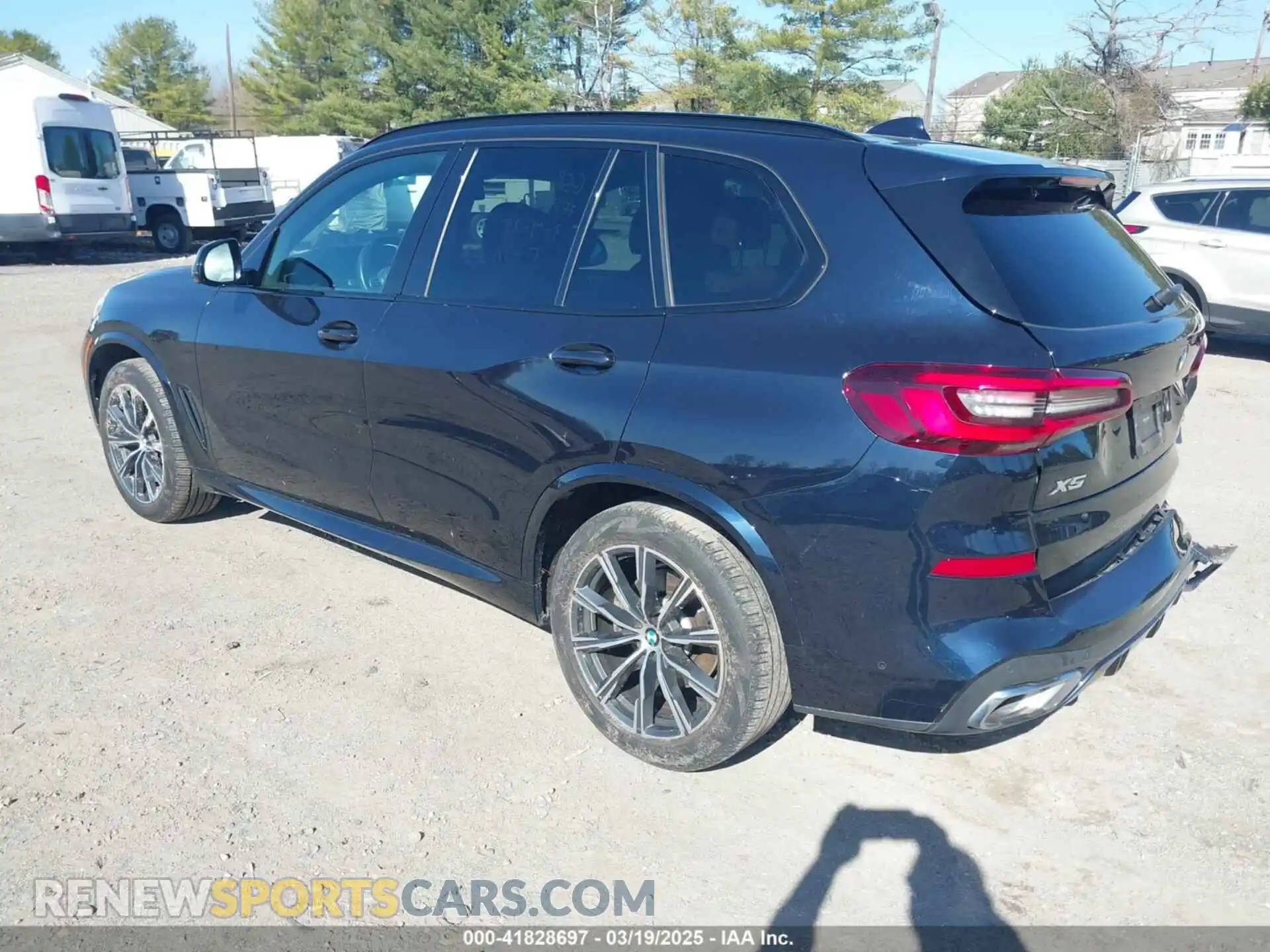 3 Photograph of a damaged car 5UXCR6C09M9F83785 BMW X5 2021
