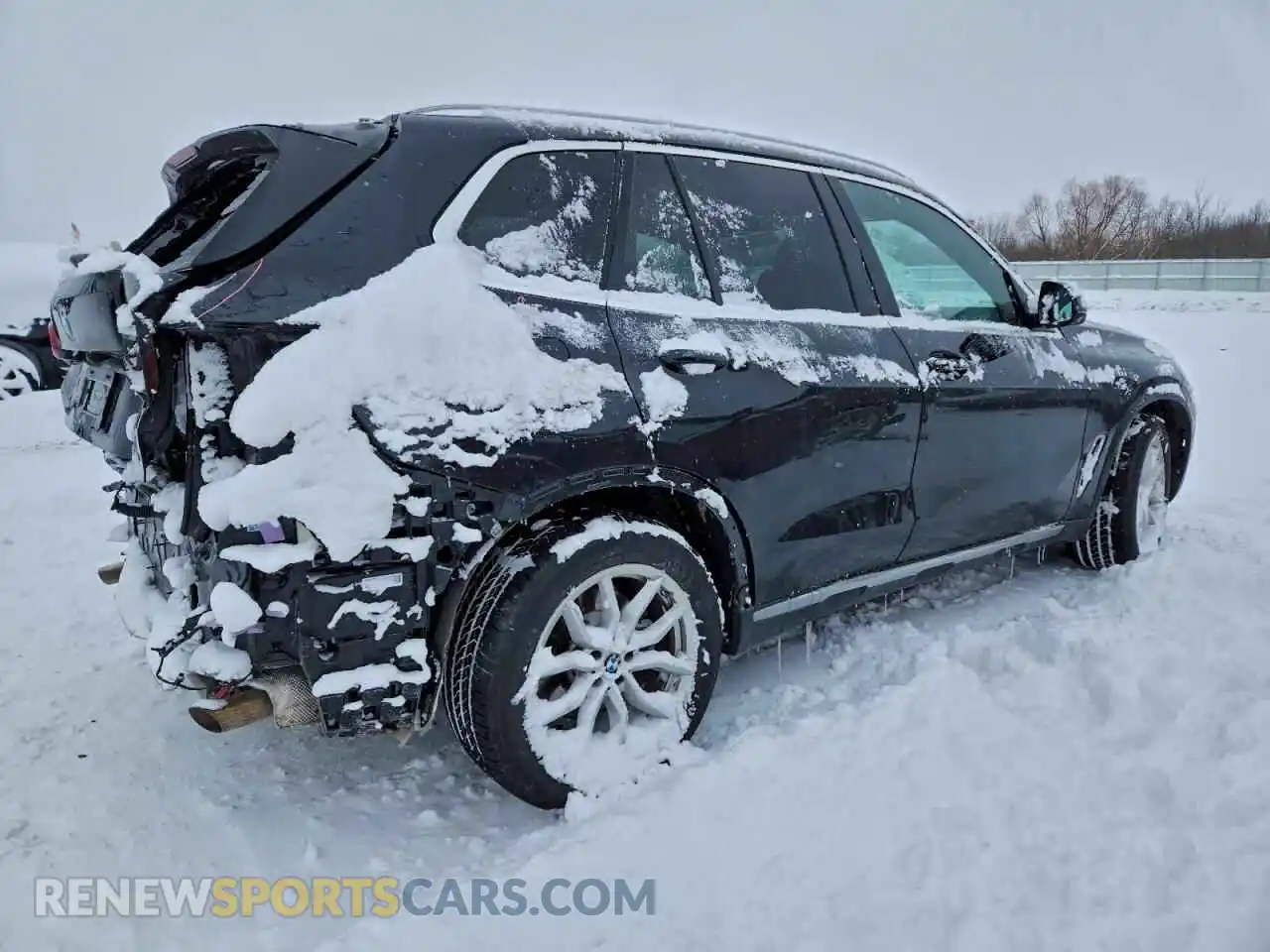 3 Photograph of a damaged car 5UXCR6C0XM9E51084 BMW X5 2021