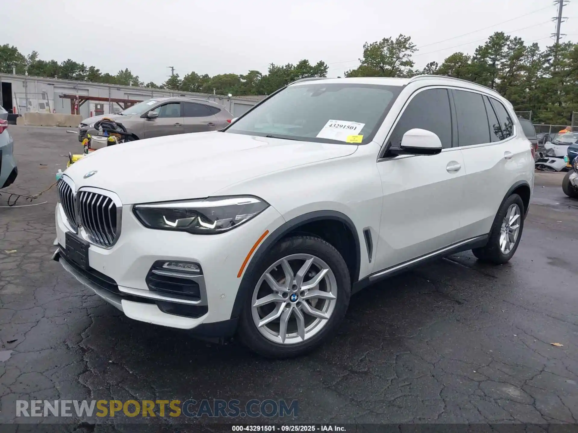 2 Photograph of a damaged car 5UXCR6C0XM9G00805 BMW X5 2021