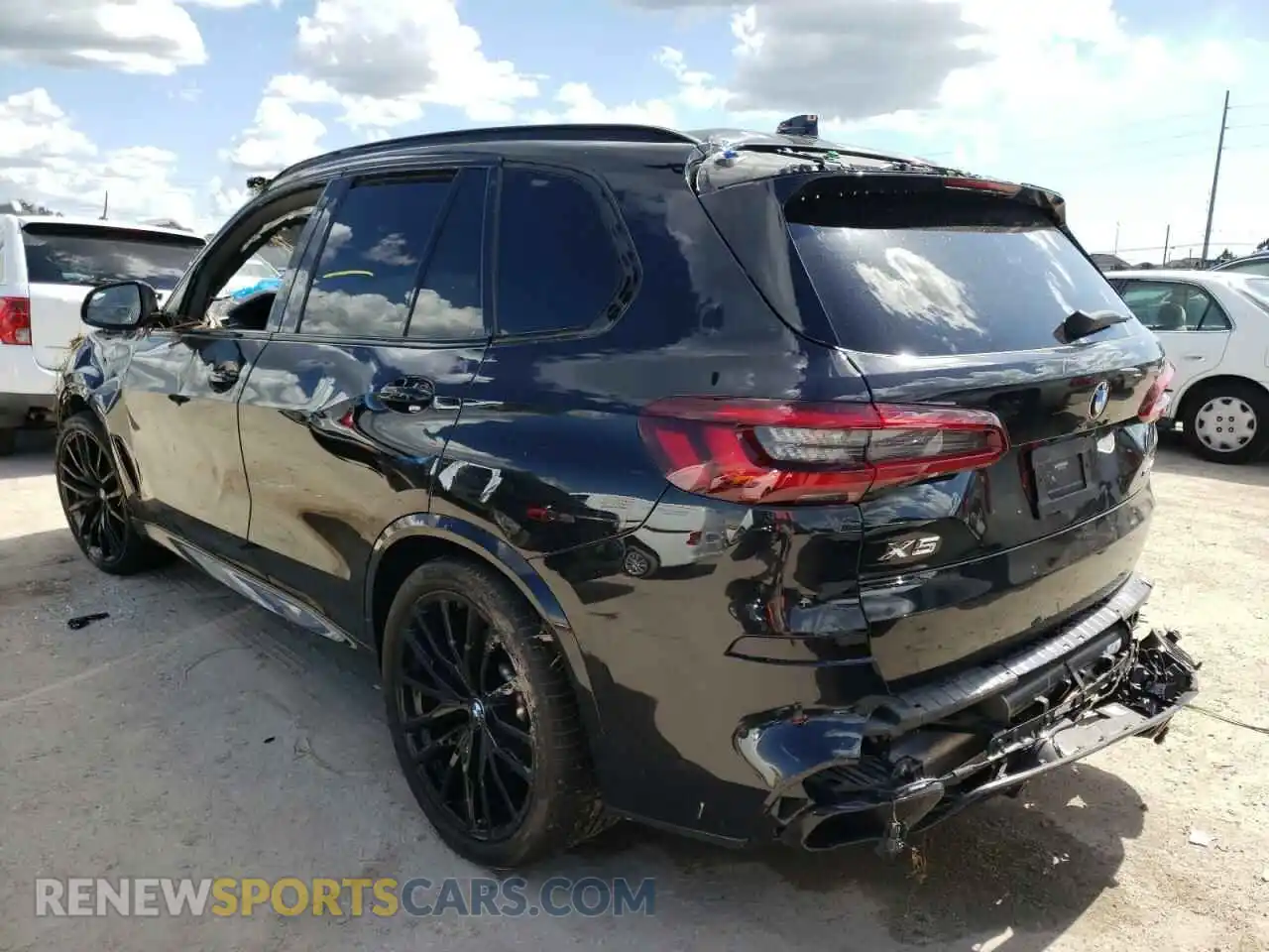 3 Photograph of a damaged car 5UXCR6C0XM9H00788 BMW X5 2021