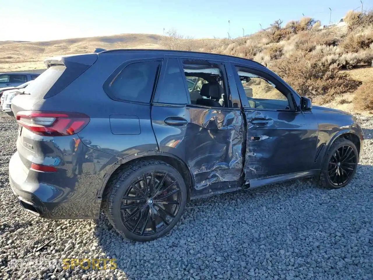 3 Photograph of a damaged car 5UXJU4C02M9F16911 BMW X5 2021