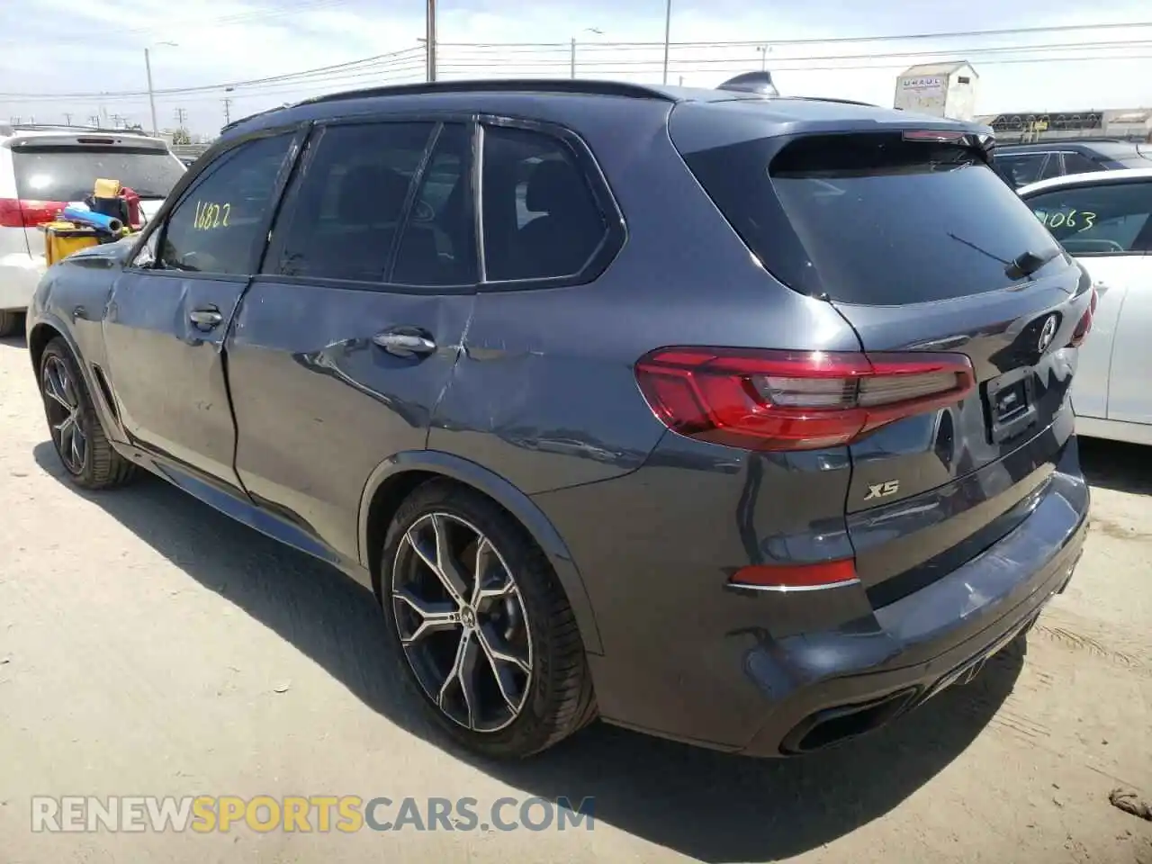 3 Photograph of a damaged car 5UXJU4C08M9E19227 BMW X5 2021