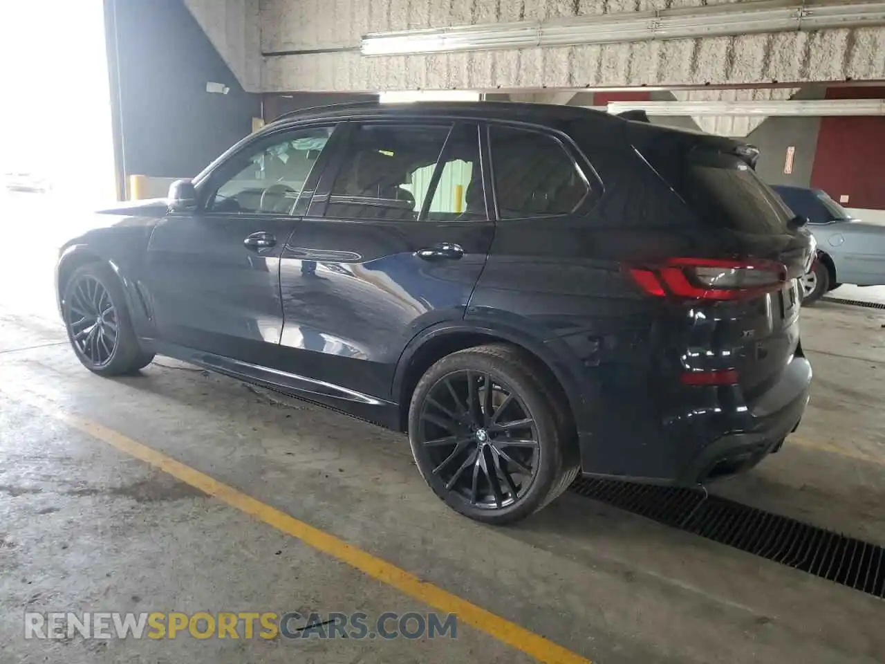 2 Photograph of a damaged car 5UXJU4C09M9E23044 BMW X5 2021