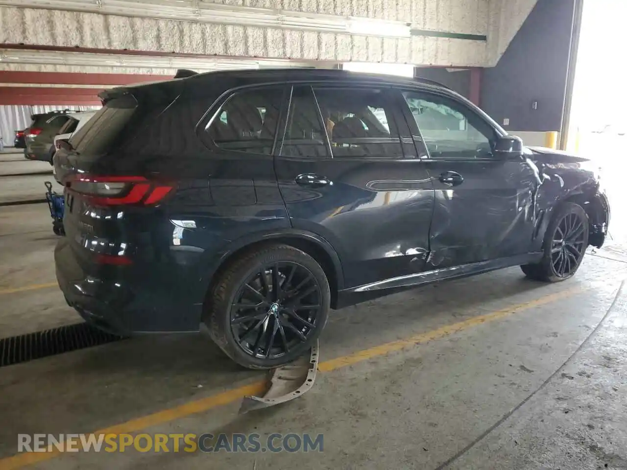 3 Photograph of a damaged car 5UXJU4C09M9E23044 BMW X5 2021