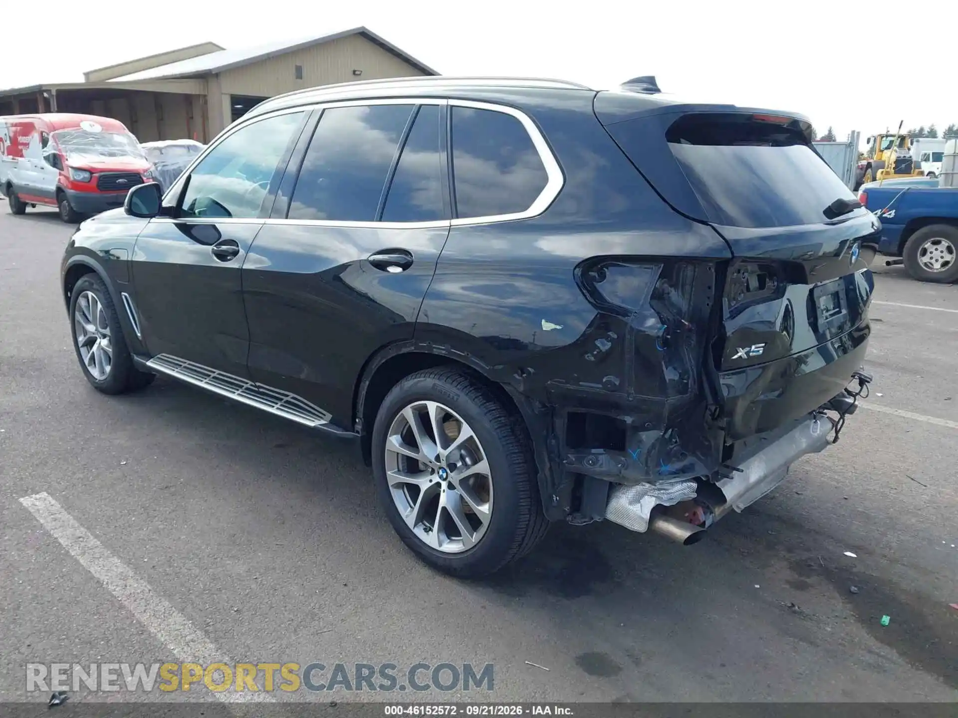 3 Photograph of a damaged car 5UXTA6C00M9D25789 BMW X5 2021