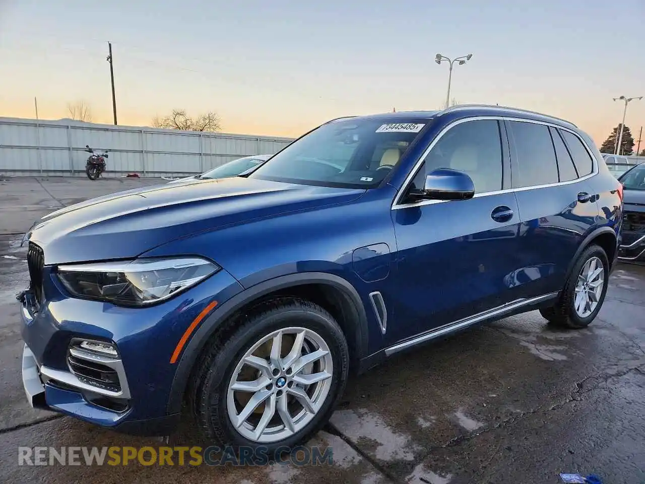 1 Photograph of a damaged car 5UXTA6C00M9H61915 BMW X5 2021