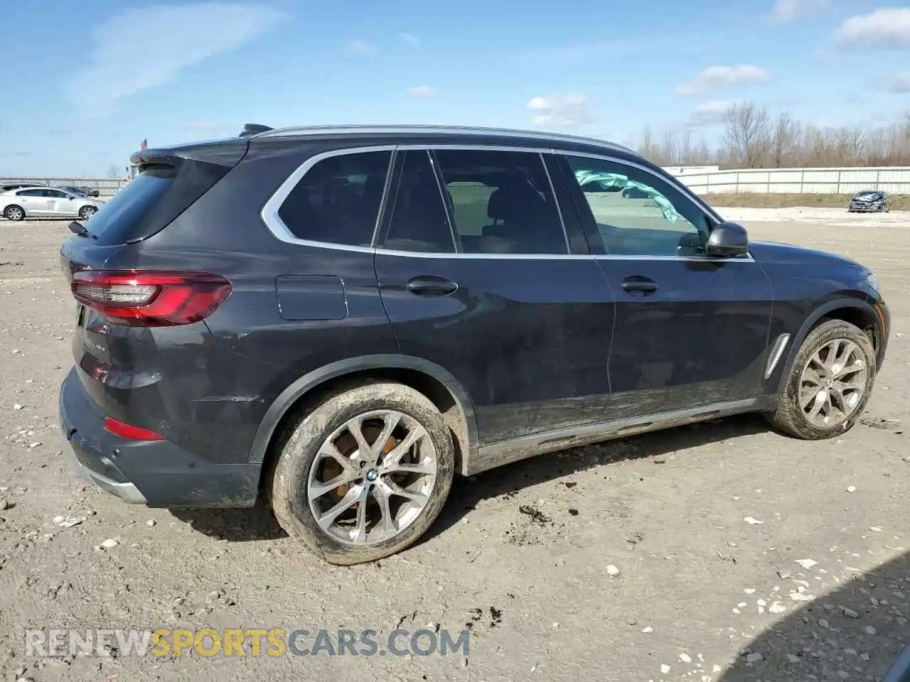 3 Photograph of a damaged car 5UXTA6C01M9H73538 BMW X5 2021