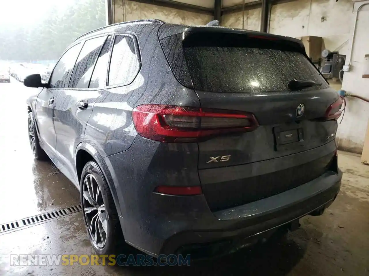 3 Photograph of a damaged car 5UXTA6C02M9D81684 BMW X5 2021