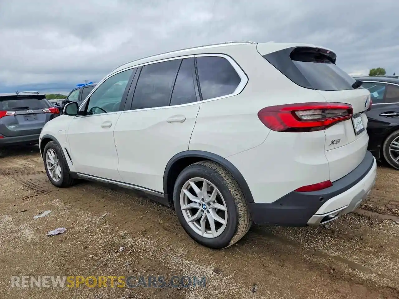 2 fotografías del automóvil dañado 5UXTA6C02M9E25456 BMW X5 2021
