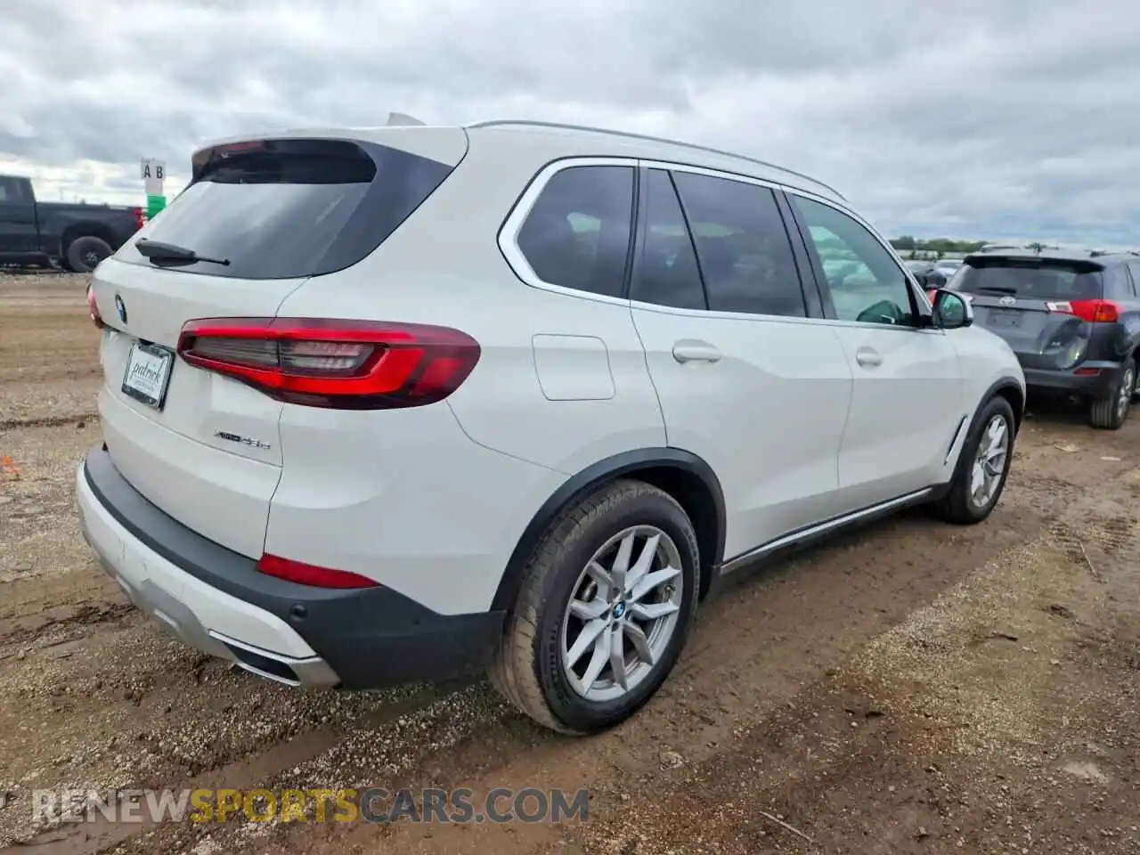 3 fotografías del automóvil dañado 5UXTA6C02M9E25456 BMW X5 2021