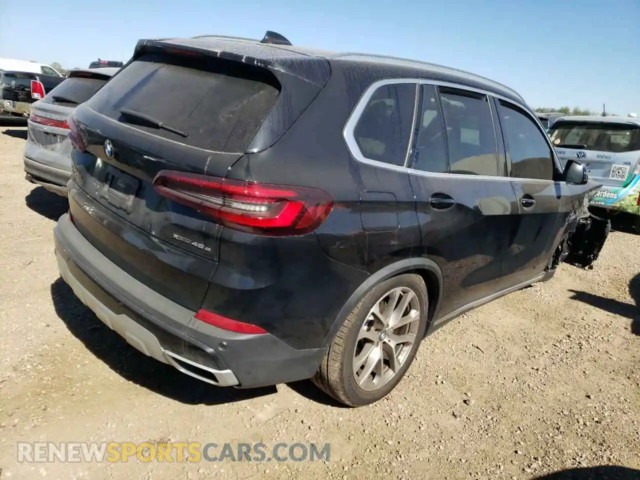 3 Photograph of a damaged car 5UXTA6C04M9D46614 BMW X5 2021