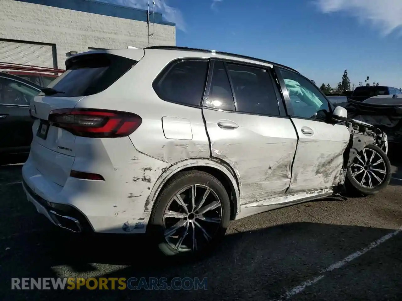 3 Photograph of a damaged car 5UXTA6C04M9H79091 BMW X5 2021