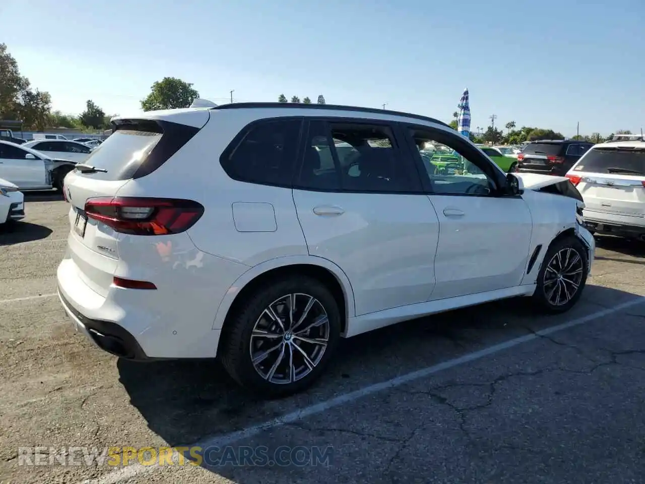 3 Photograph of a damaged car 5UXTA6C06M9H32645 BMW X5 2021