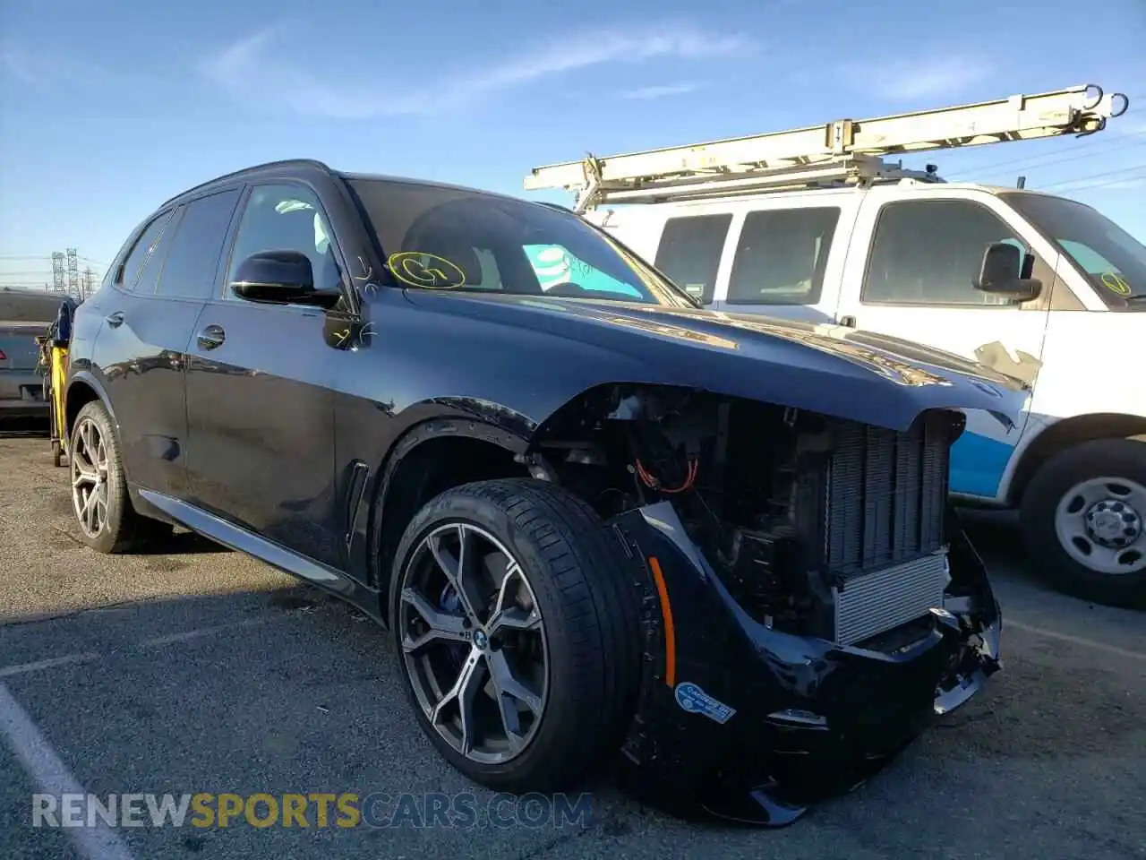 1 Photograph of a damaged car 5UXTA6C07M9F15525 BMW X5 2021