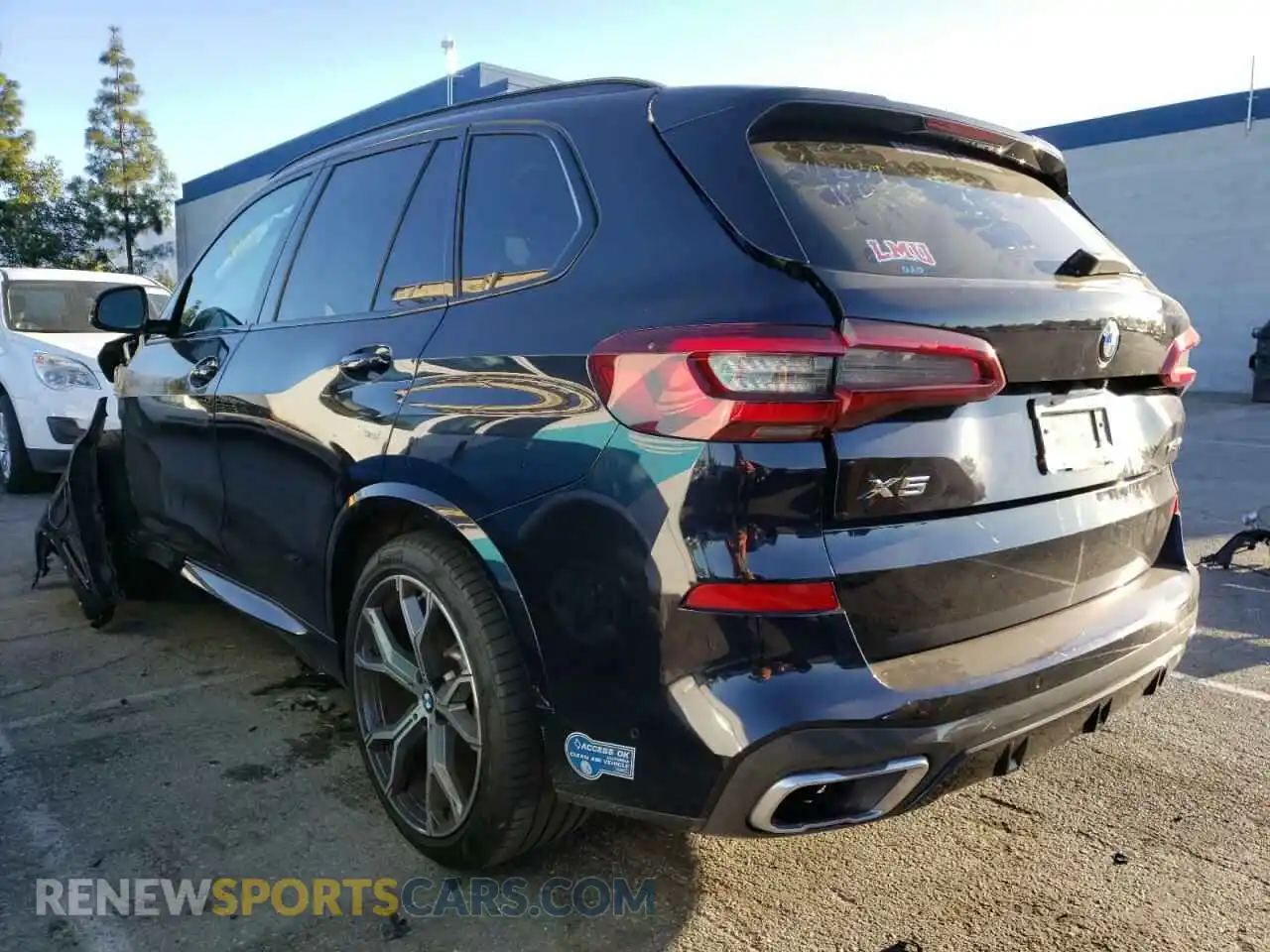3 Photograph of a damaged car 5UXTA6C07M9F15525 BMW X5 2021