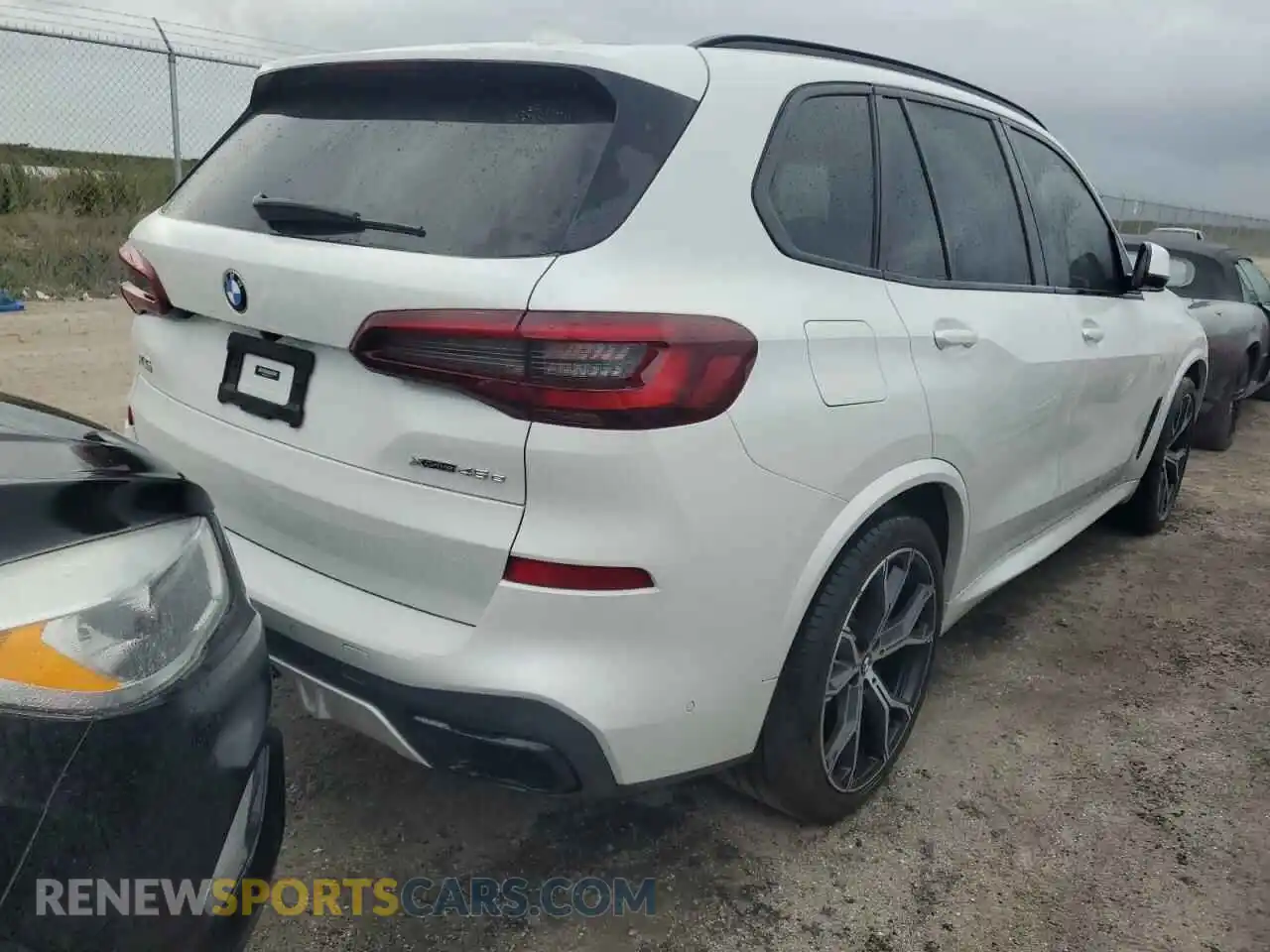 3 Photograph of a damaged car 5UXTA6C08M9G29761 BMW X5 2021