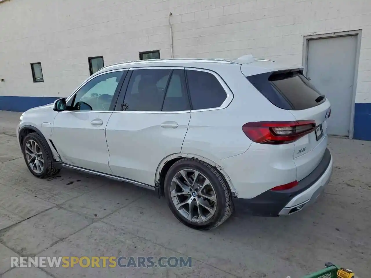 2 Photograph of a damaged car 5UXTA6C09M9D98191 BMW X5 2021