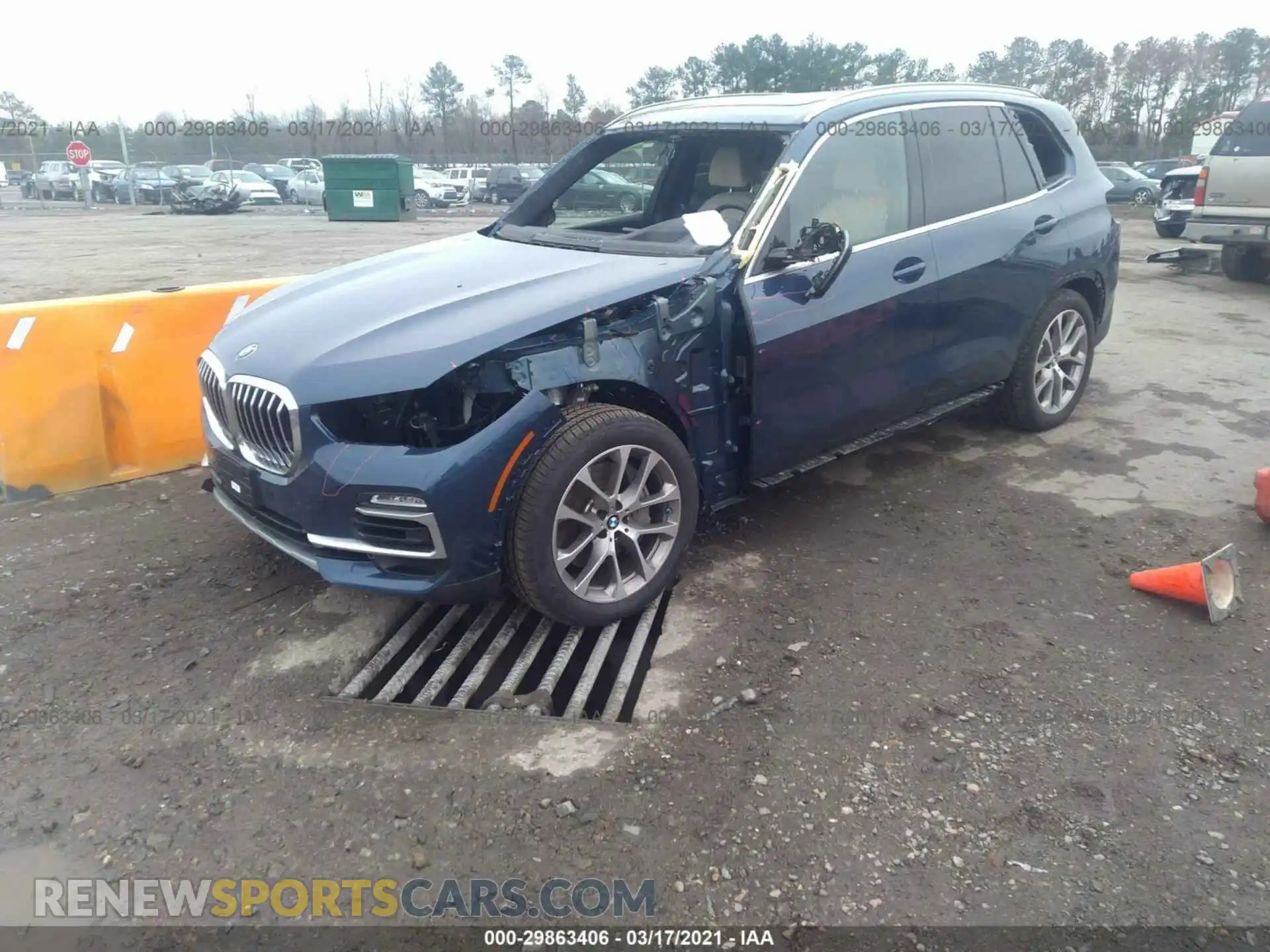2 Photograph of a damaged car 5UXTA6C09M9E99117 BMW X5 2021