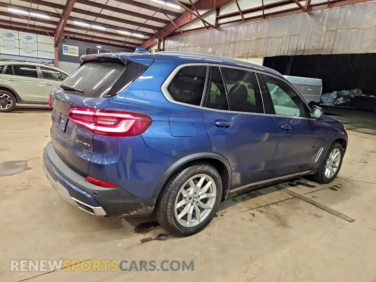 3 Photograph of a damaged car 5UXTA6C09M9G70187 BMW X5 2021