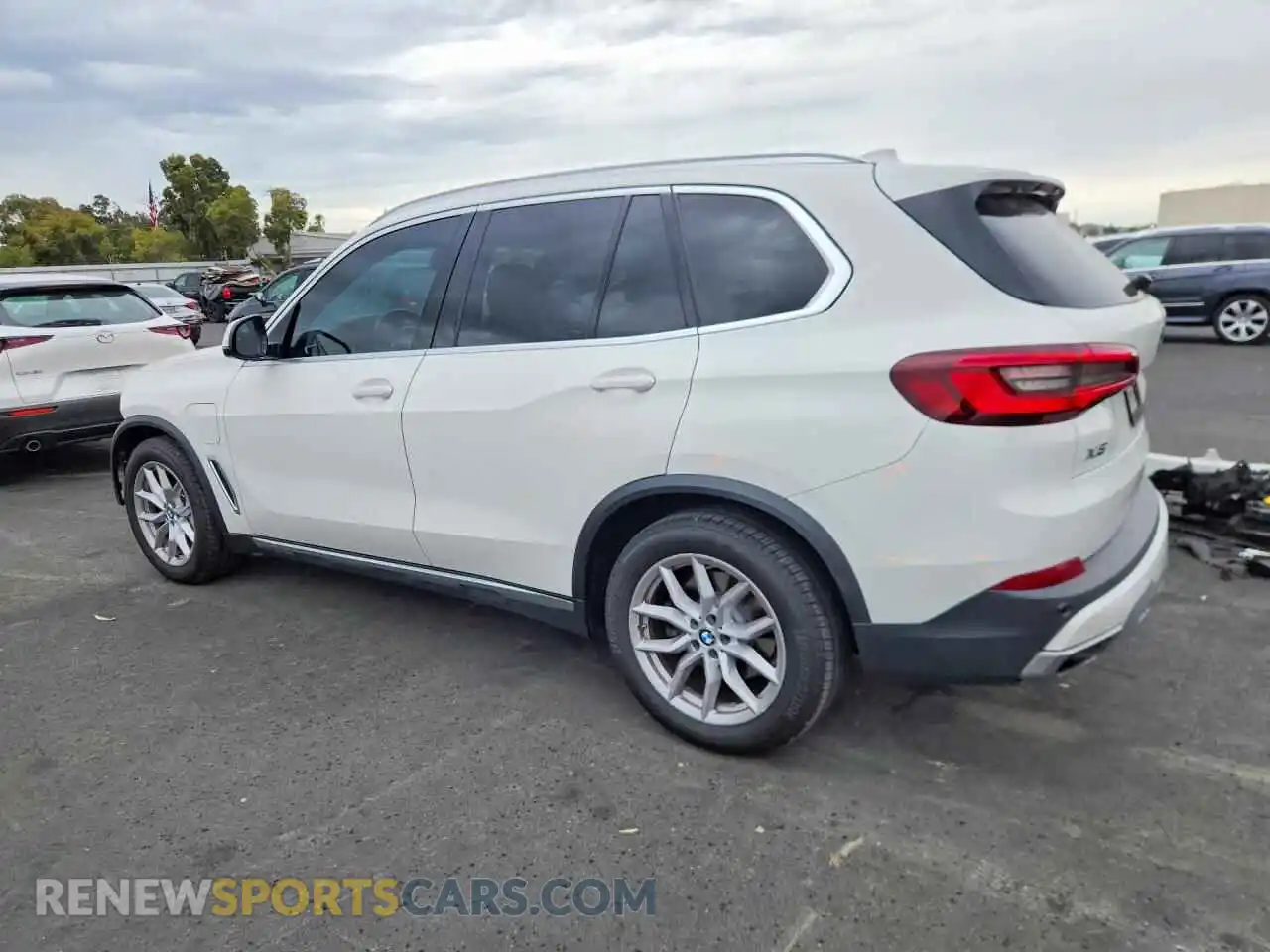 2 Photograph of a damaged car 5UXTA6C0XM9H27299 BMW X5 2021